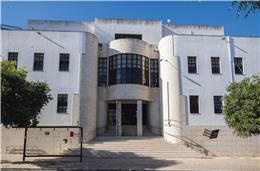 “Numa cidade acordada, uma biblioteca sem sono”