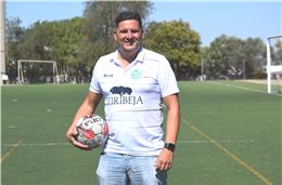 João Santos, técnico e coordenador geral do futebol no CCD Bairro da Conceição, tem um sonho
