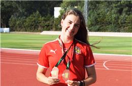 “A dar a mão ao outro”