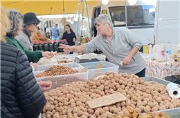 Feira dos Santos e Frutos Secos prolonga-se até domingo