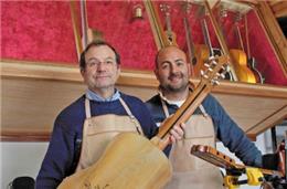A paixão pela música e o prazer de trabalhar madeira