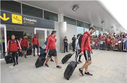 Benfica foi aclamado em Beja por centenas de adeptos