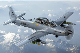 Governo e Embraer assinam carta de intenção para abrir fábrica de aeronaves Super Tucano em Beja