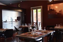 À Mesa: Castro no Campo Branco