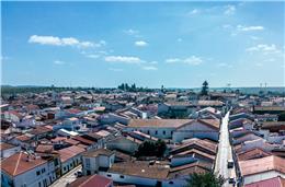 Com quatro candidatos à câmara municipal, os nomes mais sonantes são os de Luís Pita Ameixa e João Português