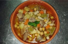 À Mesa: Cozinha simples e saborosa na Tasca da Calçadinha