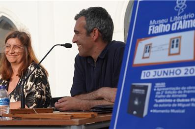 “A inspiração é um mito. Temos simplesmente de estar muito atentos ao que se passa à nossa volta e no nosso interior”