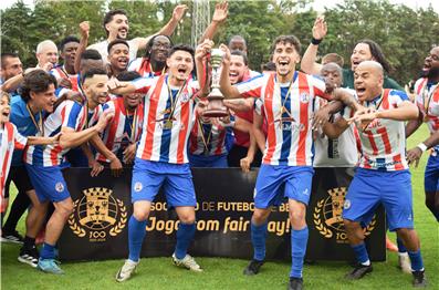 Resultados e classificações: Triplete? Obviamente...
