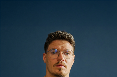 Kenny Simões: “as barbaridades que são proferidas numa tasca, às quatro horas da tarde, em Castro Verde, não têm rival cómico”